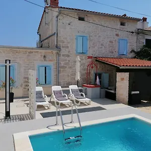 Holiday Home Peruski Peruški